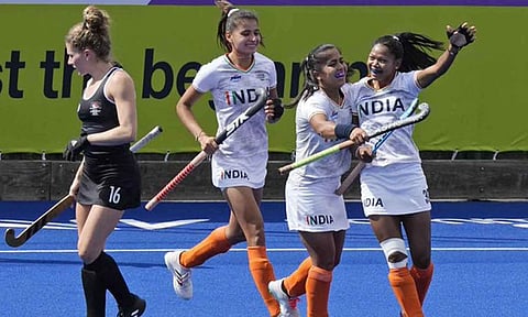 காமன்வெல்த் மகளிர் ஹாக்கி: கனடாவை வீழ்த்தி அரையிறுதிக்கு தகுதி பெற்றது இந்திய அணி