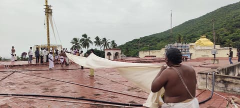 கள்ளழகர் கோவில் ஆடி திருவிழா தொடக்கம்