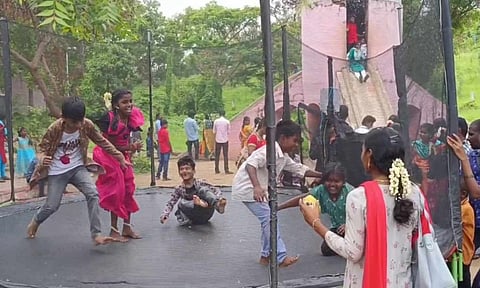 பவானிசாகர் அணை பூங்காவை 19,800 பேர் கண்டு ரசித்தனர்