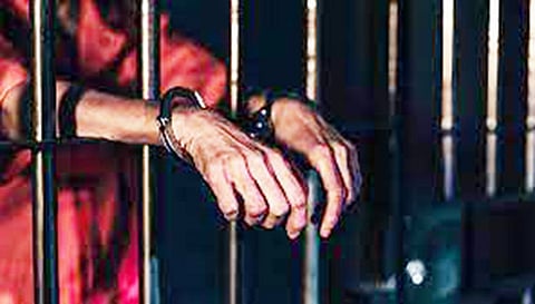 கஞ்சா விற்ற 5 வாலிபர்கள் கைது