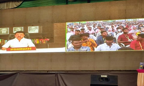 தமிழகம் பகுத்தறிவு புரட்சியாக மாறுவதற்கு  நிறைய புத்தகங்களை படியுங்கள்