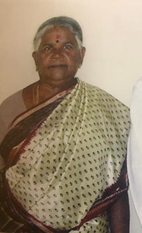 சூலூர் அருகே மூதாட்டி கொலை- 50 கண்காணிப்பு காமிராக்களை ஆய்வு செய்து கொலையாளிகளை தேடும் போலீஸ்