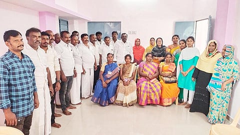 கடையம் யூனியன் பஞ்சாயத்து கூட்டமைப்பு கூட்டம் நடைபெற்ற காட்சி.