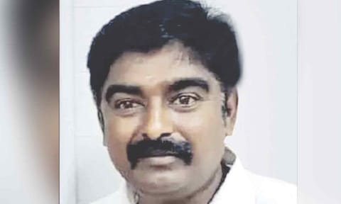 மேயரின் கணவர் ஆனந்தகுமார்.