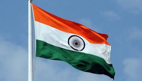 அனைத்து தொழில் நிறுவனங்களிலும் தேசிய கொடி ஏற்ற வேண்டும்