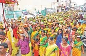 பட்டத்து மாரியம்மன் கோவிலில் பால்குட ஊர்வலம்