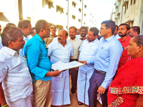 திருச்செந்தூர் அருகே கட்டப்படும் அடுக்குமாடி குடியிருப்புகளை அமைச்சர்கள் அன்பரசன், அனிதா ராதாகிருஷ்ணன் ஆய்வு செய்த போது எடுத்தபடம்.