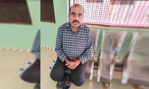 கைது செய்யப்பட்ட ஆசிரியர் செந்தில்குமார்.