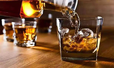 குமரி மாவட்டத்தில் மதுவிற்ற 3 பெண்கள் உட்பட 15 பேர் கைது