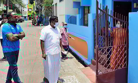 நேரு எம்.எல்.ஏ. குறை கேட்ட காட்சி படம்.&nbsp;