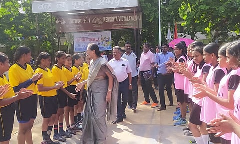 போட்டியில் பங்கேற்ற மாணவர்கள்.