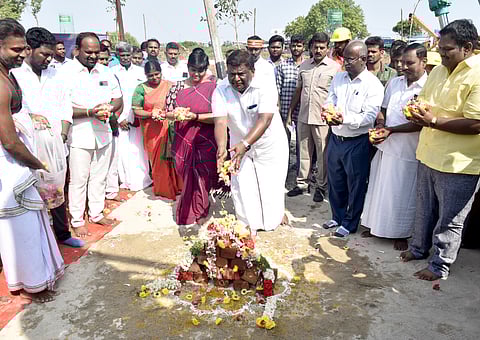 ரூ.129 கோடியில் 4 வழி சாலை மேம்பாட்டு பணிகள் -அமைச்சர் தொடங்கி வைப்பு