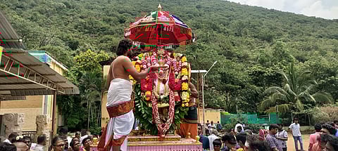 மருதமலை முருகன் கோவிலில் அலைமோதிய பக்தர்கள் கூட்டம்