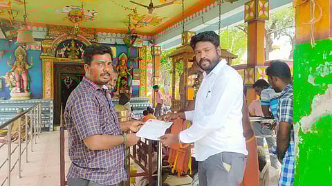 சிவகிரி அருகே உள்ள காளியம்மன் கோவிலில் பக்தர்களுக்கு வசதிகள் செய்துதர வேண்டும் -ஊர் பொதுமக்கள் சார்பாக மனு