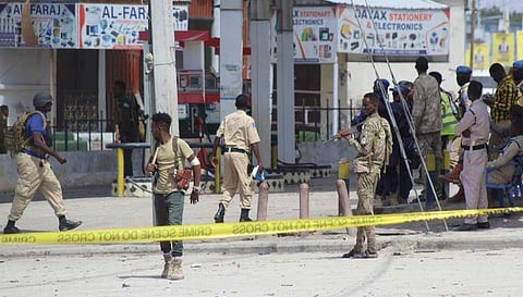 சோமாலியாவில் ஓட்டலில் புகுந்த தீவிரவாதிகள் தாக்குதல்- 40 பொதுமக்கள் பலி