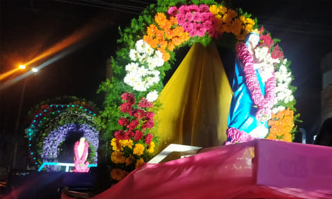 புனித மரியாள் மற்றும் அந்தோனியார் திருத்தேர் பவனி நடந்தபோது எடுத்த படம்.
