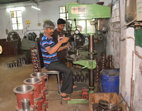 பம்ப்செட் விற்பனை 50 சதவீதம் சரிவு- கோவை தொழில்துறையினர் தகவல்