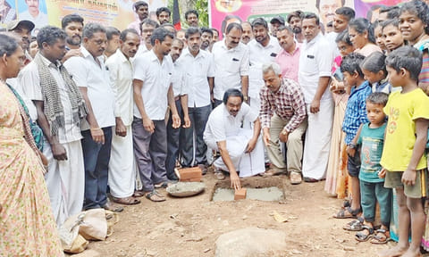 பேச்சிப்பாறை கிளவியாற்றின் குறுக்கே ரூ.2.60 கோடியில் புதிய பாலம் - அமைச்சர் மனோதங்கராஜ் பணிகளை தொடங்கி வைத்தார்