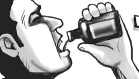 திட்டக்குடி அருகே பட்டதாரி வாலிபர் தற்கொலை