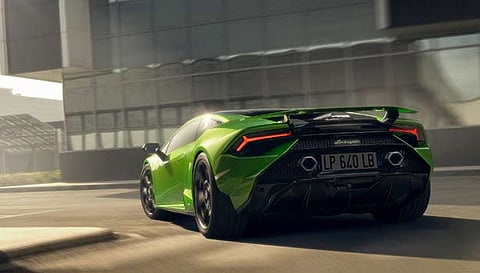 டிசம்பரில் புது சூப்பர்கார் அறிமுகம் செய்யும் லம்போர்கினி