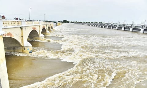 திருச்சி காவிரி - கொள்ளிடம் ஆறுகளில் வெள்ளம் - அச்சத்தில் கரையோர மக்கள்