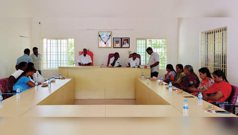 கூட்டத்தில் கலந்துகொண்டவர்களை படத்தில் காணலாம்.&nbsp;