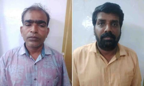 கைது செய்யப்பட்ட முருகன், சுரேஷ் குமார் ஆகியோரை படத்தில் காணலாம்.