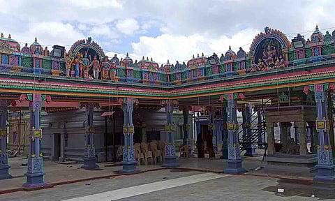 &nbsp;உலகேஸ்வரர்கோவிலில் வர்ணம் பூசப்பட்டு கும்பாபிஷேகத்திற்கு தயாராக உள்ளதை படத்தில் காணலாம்.