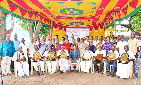 முன்னாள் மாணவர்கள் சந்திப்பு விழா நடைபெற்ற காட்சி.