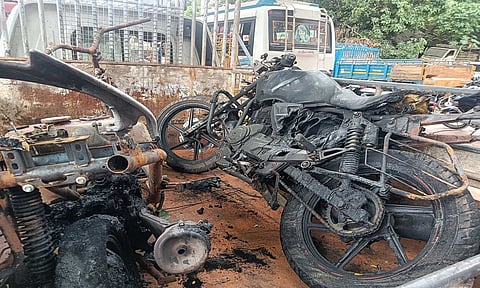 தக்கலையில் நள்ளிரவில் இரு தரப்பினர் மோதல்