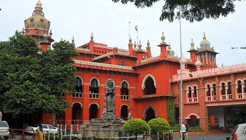 டெண்டர் முறைகேடு வழக்கில் முன்னாள் அமைச்சர் வேலுமணி சார்பில் மத்திய அரசு வக்கீல் ஆஜராகலாம்-  ஐகோர்ட்டு உத்தரவு