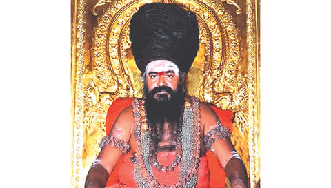 தருமபுர ஆதீன குருமகா சன்னி தானம் கயிலை மாசிலாமணி தேசிக ஞானசம்பந்த பரமாச்சாரிய சுவாமிகள்.