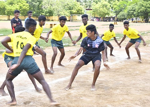 கபடி போட்டியில் காளீஸ்வரி மேல்நிலைப்பள்ளி அணிக்கு முதல் பரிசு