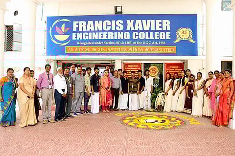 எப்.எக்ஸ். கல்லூரியில் ஓணம் பண்டிகை கொண்டாடிய போது எடுத்த படம்.