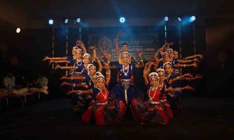 சதங்கையணி பூஜை நடைபெற்ற காட்சி.