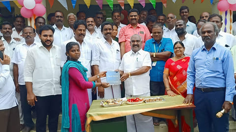 புதிய வகுப்புகளை அமைச்சர் செஞ்சி மஸ்தான் தொடங்கி வைத்தார்.