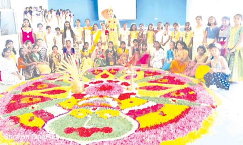 ஓணம் பண்டிகை கொண்டாடப்பட்ட காட்சி.