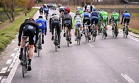 பள்ளி மாணவ-மாணவிகளுக்கு சைக்கிள் போட்டி