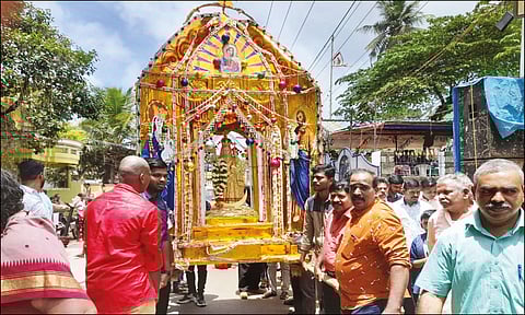 முன்சிறை புனித ஆரோக்கிய அன்னை ஆலய தேர் பவனி