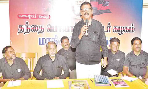 பொதுக்குழு கூட்டத்தில் மாநில பொதுச்செயலாளர் கு.ராமகிருஷ்ணன் பேசிய காட்சி.