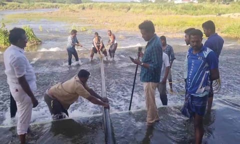 காவிரி கூட்டு குடிநீர் குழாய்கள் பாலாற்று வெள்ளத்தில் அடித்து செல்லப்பட்டன