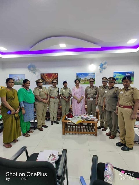 கோவை ெரயில் நிலையத்தில் ரெயில்வே போலீஸ் கூடுதல் இயக்குனர்- போலீஸ் சூப்பிரண்டு ஆய்வு