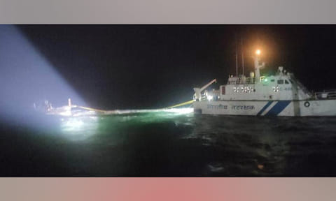 பாகிஸ்தான் படகு, கடலோர காவல் படை படகு