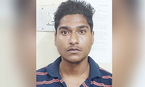 மதுரையில் ஆட்டோ டிரைவர் சரமாரி வெட்டிக்கொலை- 4 பேர் கும்பல் வெறிச்செயல்