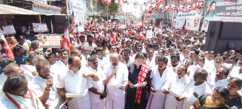 திருப்பரங்குன்றத்தில் நடந்த ஆர்ப்பாட்டத்தில் ராஜன் செல்லப்பா எம்.எல்.ஏ. பேசினார். அருகில் நடிகை விந்தியா உள்பட பலர் உள்ளனர்.&nbsp;