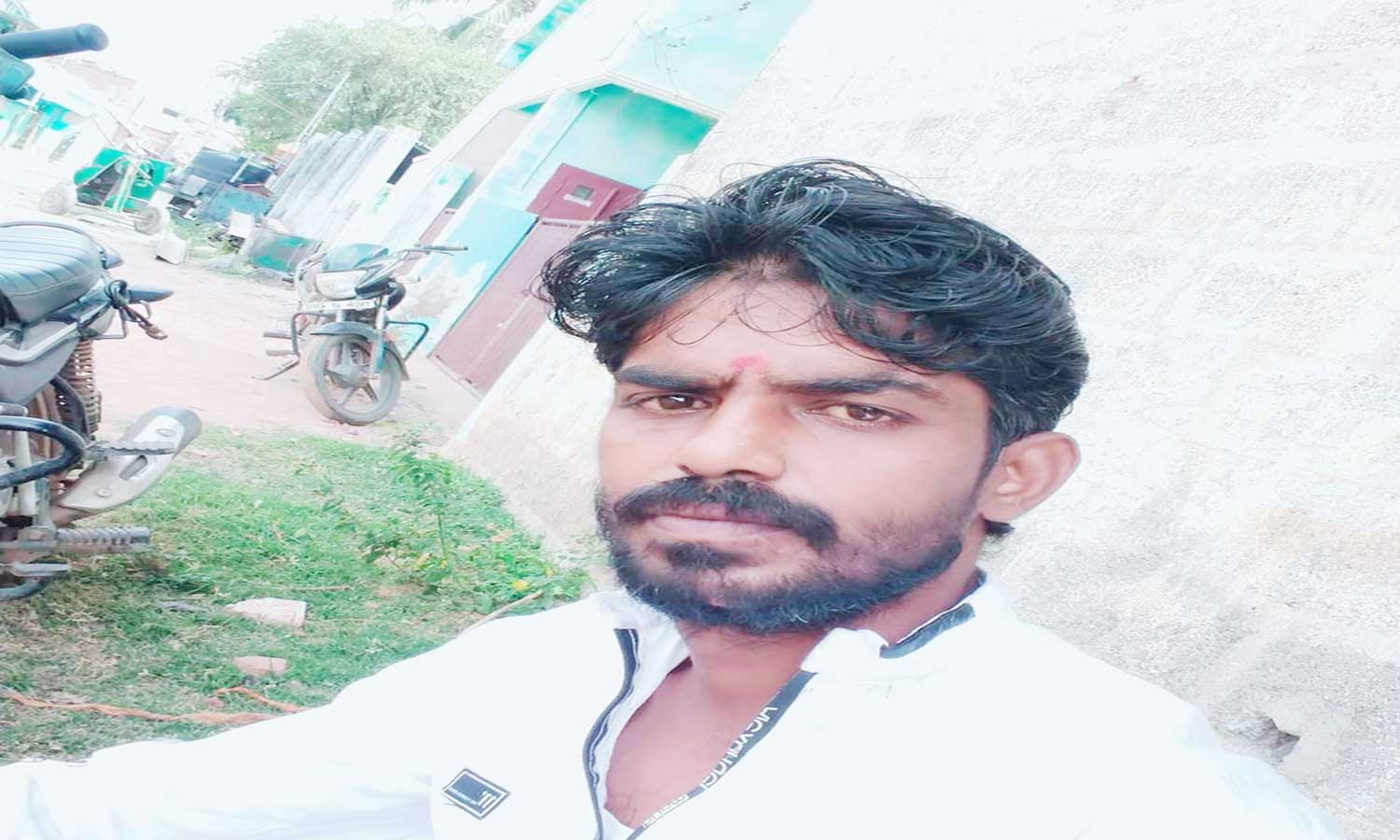 கோட்டார் அருகே கால்வாயில் பிணமாக கிடந்த வாலிபர்