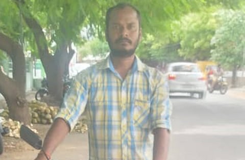 மோட்டார் சைக்கிளில் ரேஷன் அரிசி கடத்திய வாலிபர் கைது