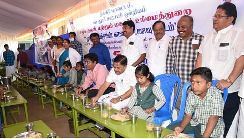 காலை உணவு திட்டத்தால்  பள்ளிக்கு வரும் மாணவர்களின் எண்ணிக்கை அதிகரிக்கும்-அமைச்சர் ராமச்சந்திரன் பேச்சு