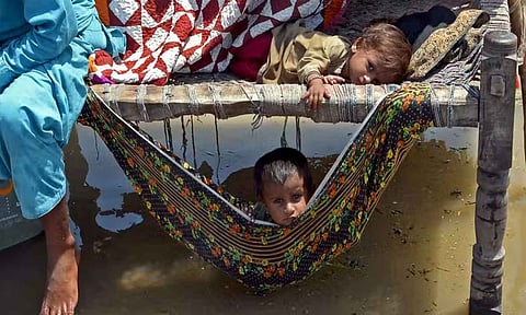 வெள்ளத்தால் பாதிக்கப்பட்ட குழந்தைகள்