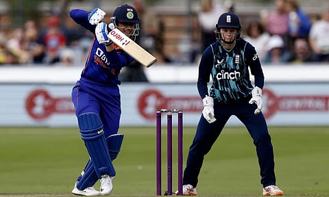 ஆட்ட நாயகி விருது வென்ற ஸ்மிருதி மந்தனா